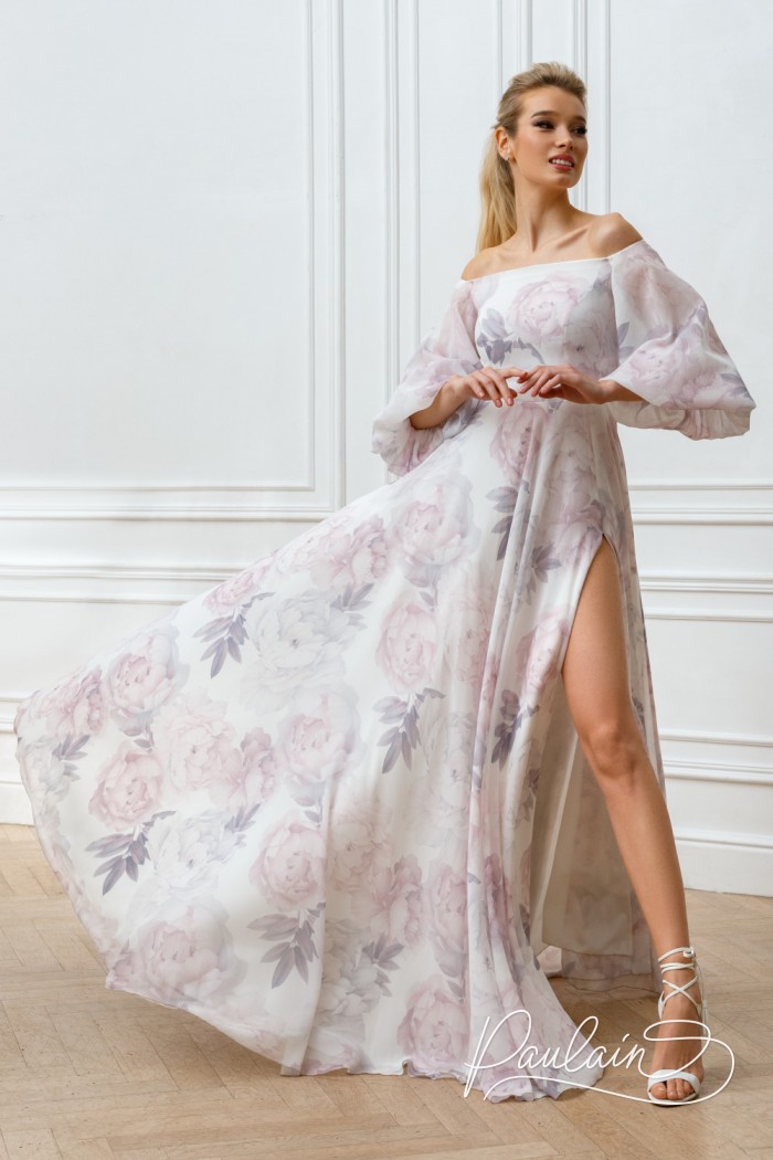 Long dress in delicate color with a high slit and puffed sleeves - PIONA | Paulain